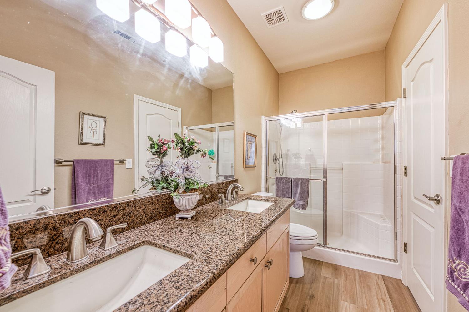 10588 E Fieldstone Ave, Clovis, CA 93619