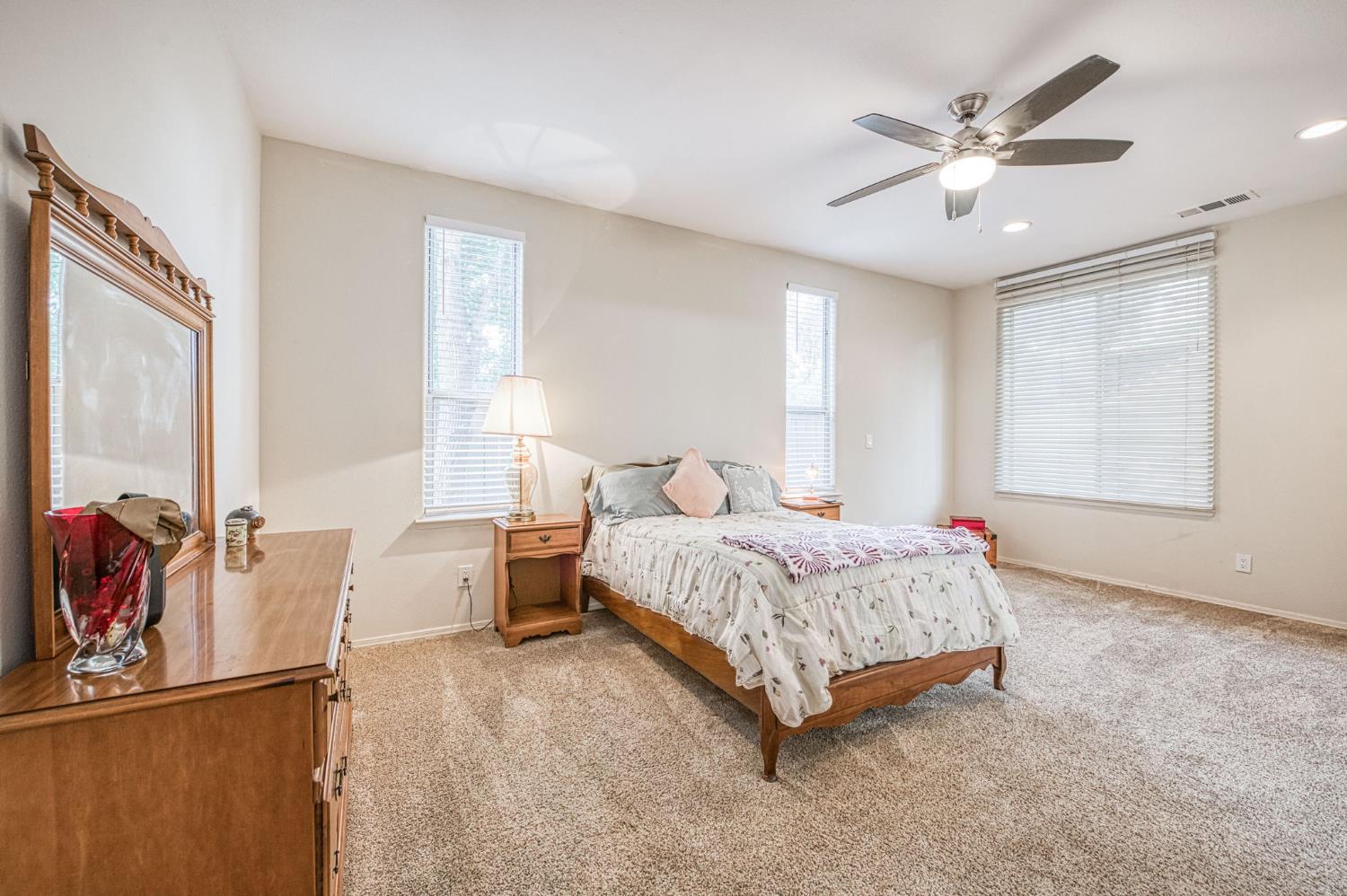 10588 E Fieldstone Ave, Clovis, CA 93619