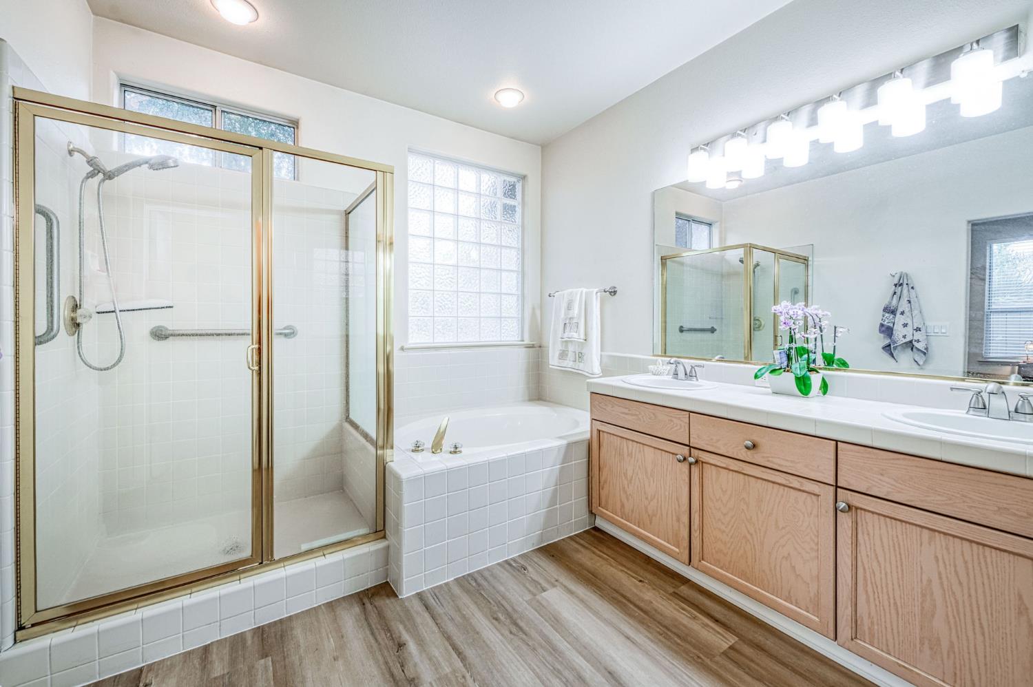 10588 E Fieldstone Ave, Clovis, CA 93619