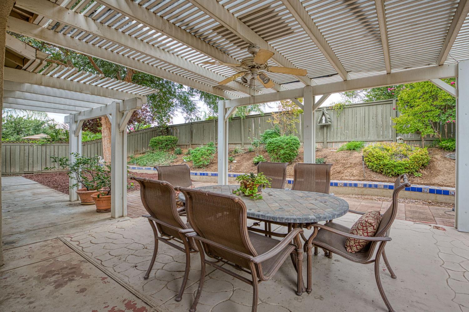 10588 E Fieldstone Ave, Clovis, CA 93619