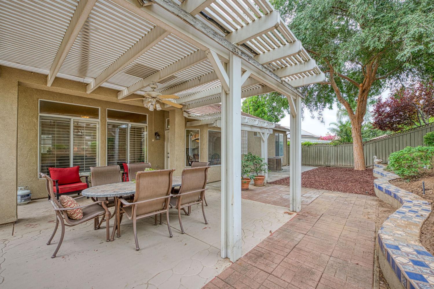 10588 E Fieldstone Ave, Clovis, CA 93619