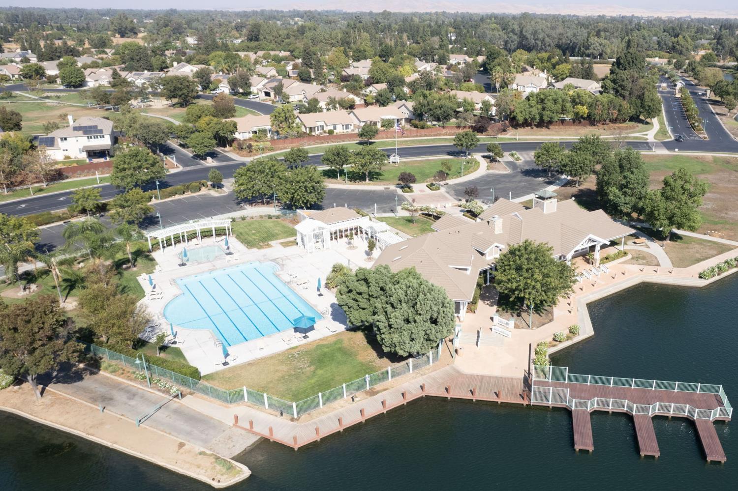 10588 E Fieldstone Ave, Clovis, CA 93619