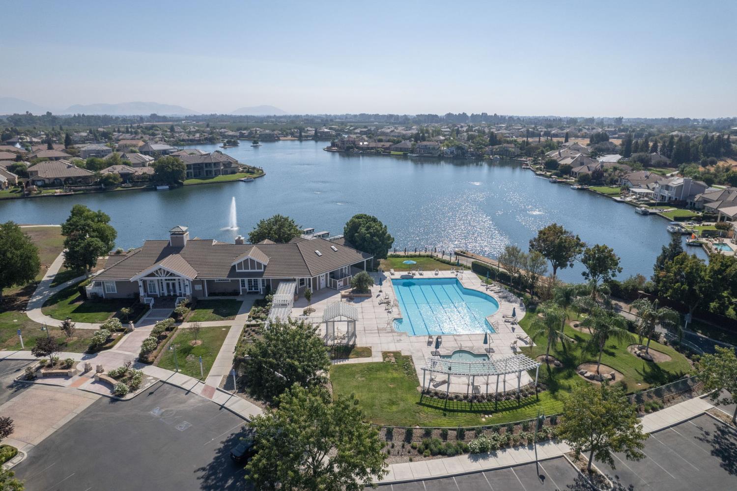 10588 E Fieldstone Ave, Clovis, CA 93619