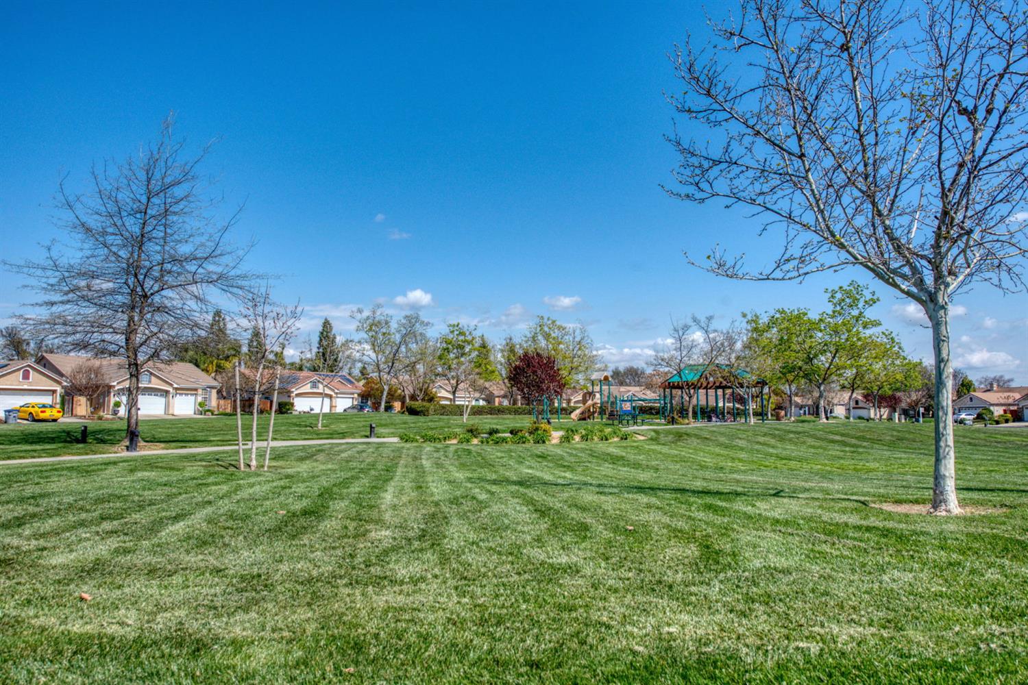 10588 E Fieldstone Ave, Clovis, CA 93619