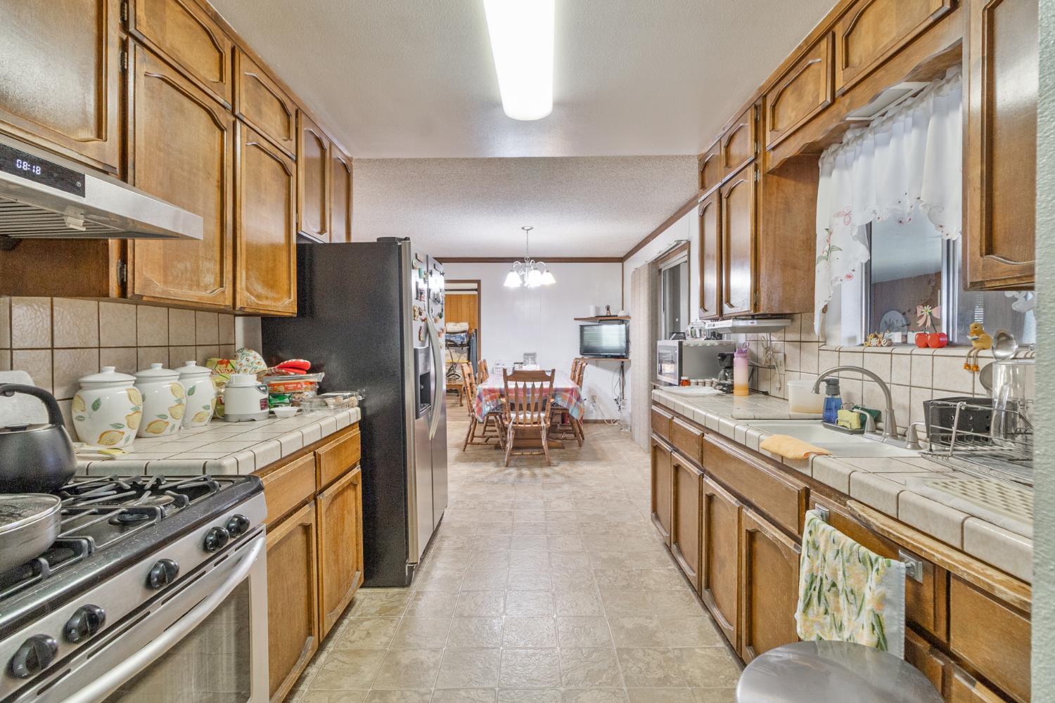 7157 S Cherry Ave, Fresno, CA 93725