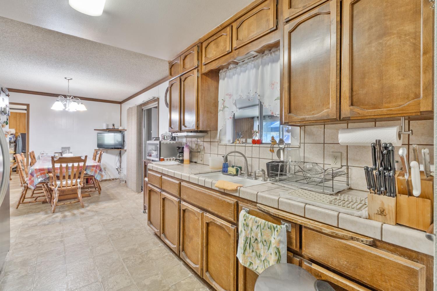 7157 S Cherry Ave, Fresno, CA 93725