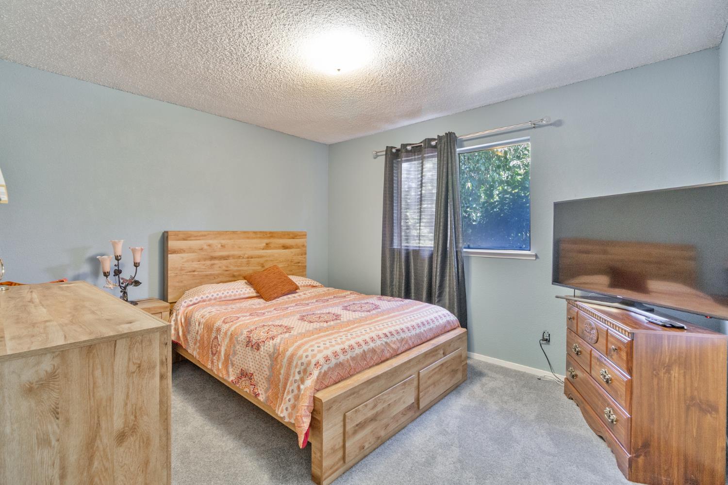 7157 S Cherry Ave, Fresno, CA 93725