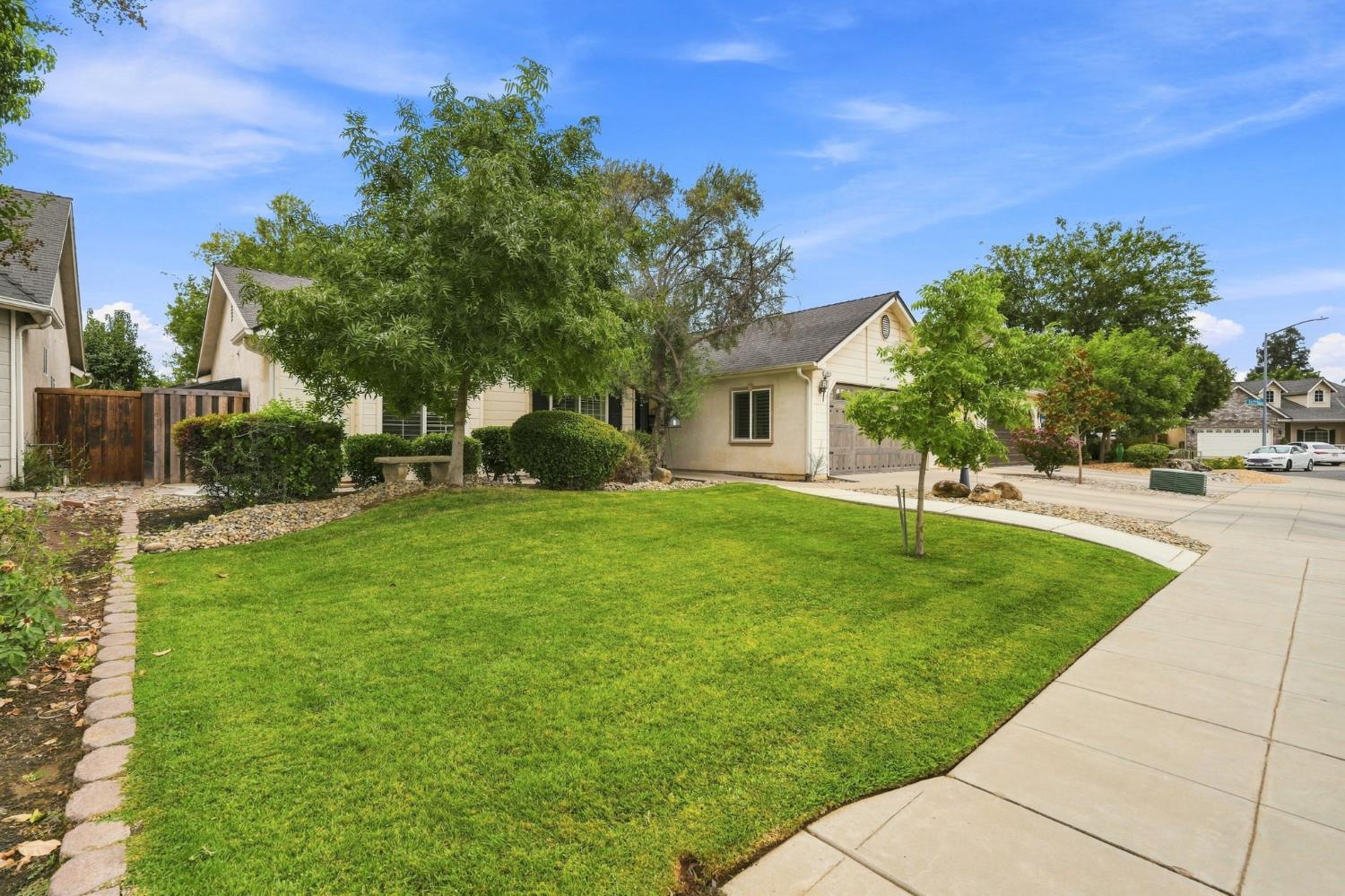 7846 N Woodrow ave, Fresno, CA 93720