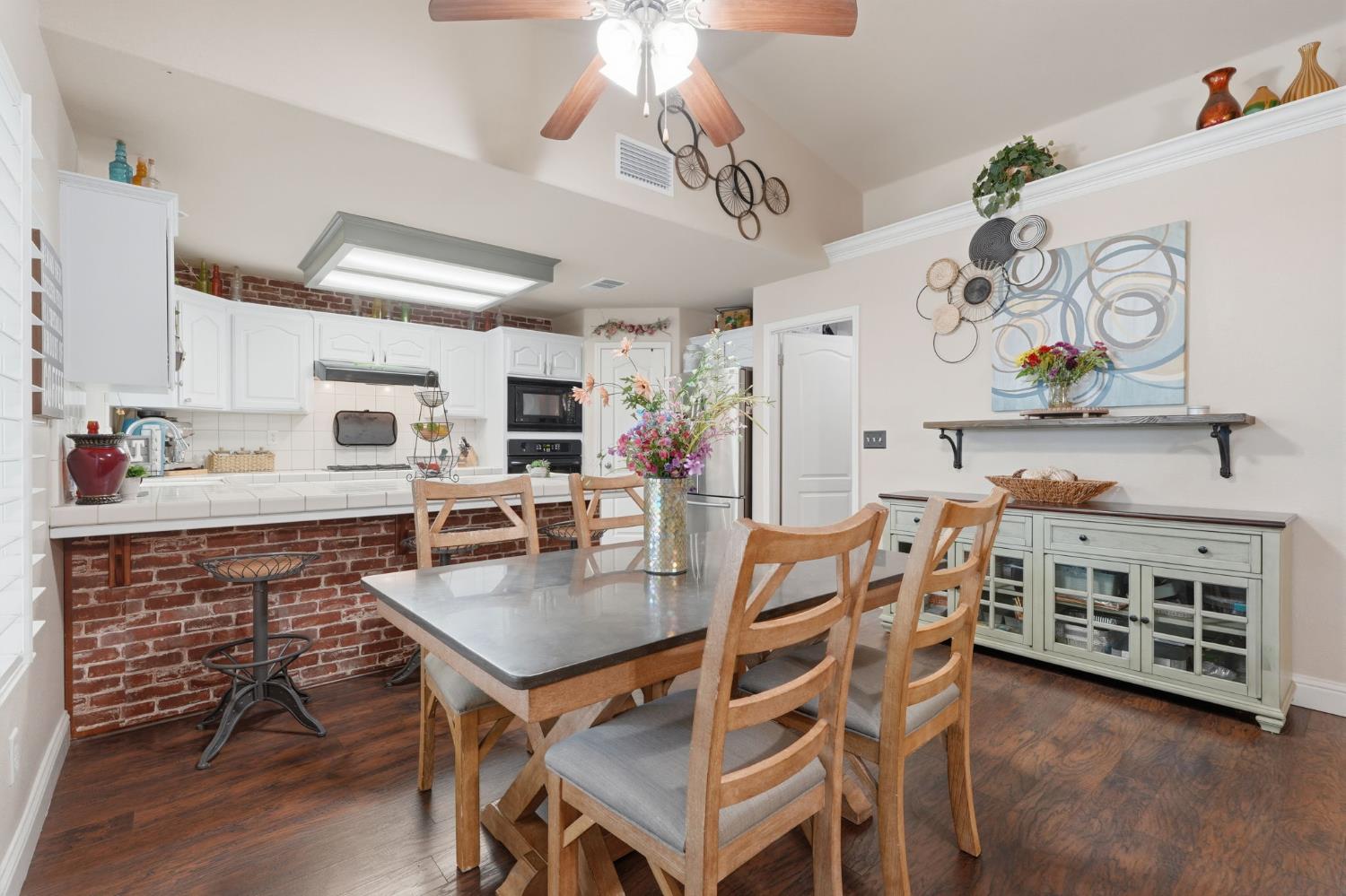 7846 N Woodrow ave, Fresno, CA 93720