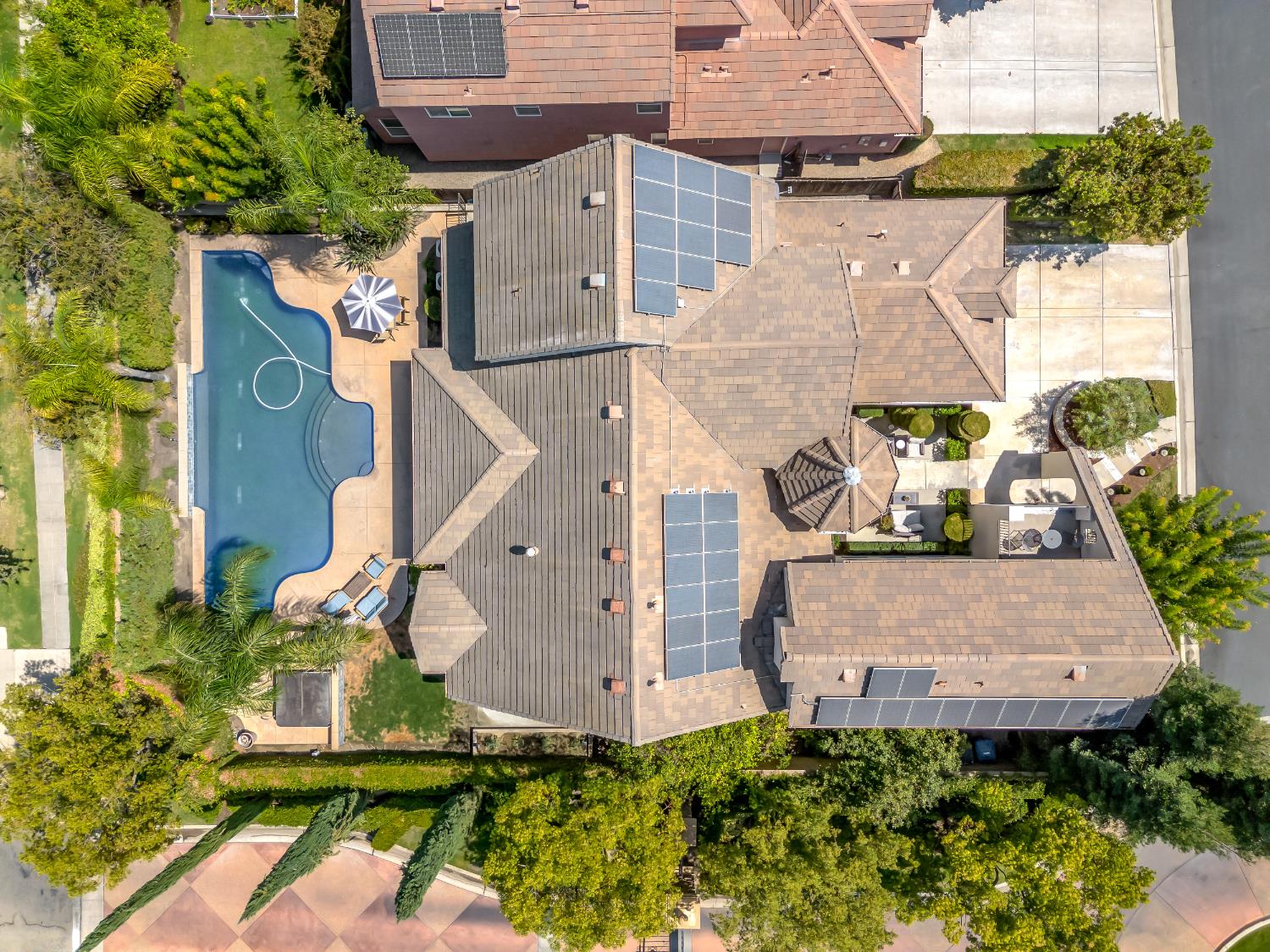 1696 E Banwell Ln, Fresno, CA 93730