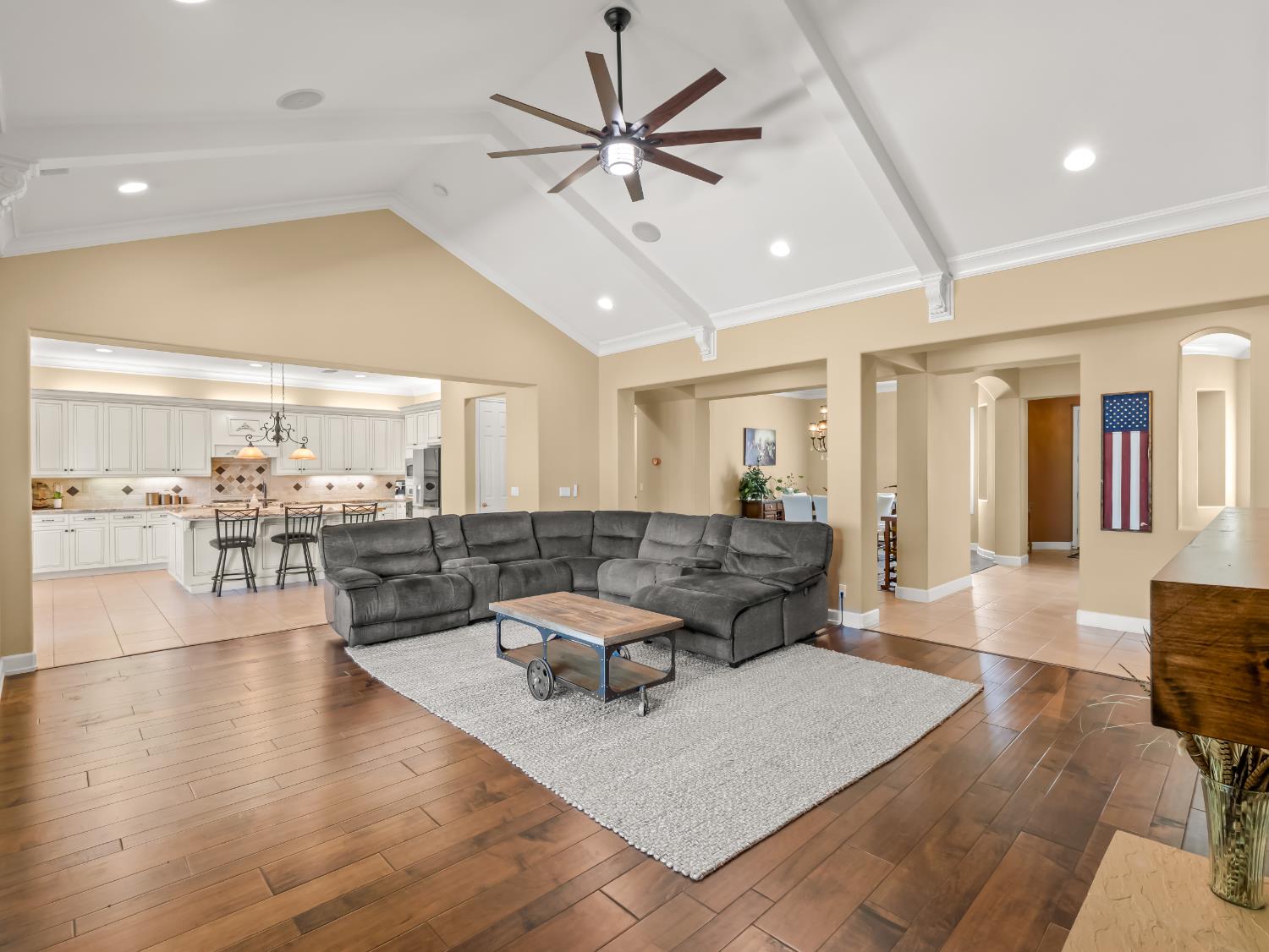 1696 E Banwell Ln, Fresno, CA 93730
