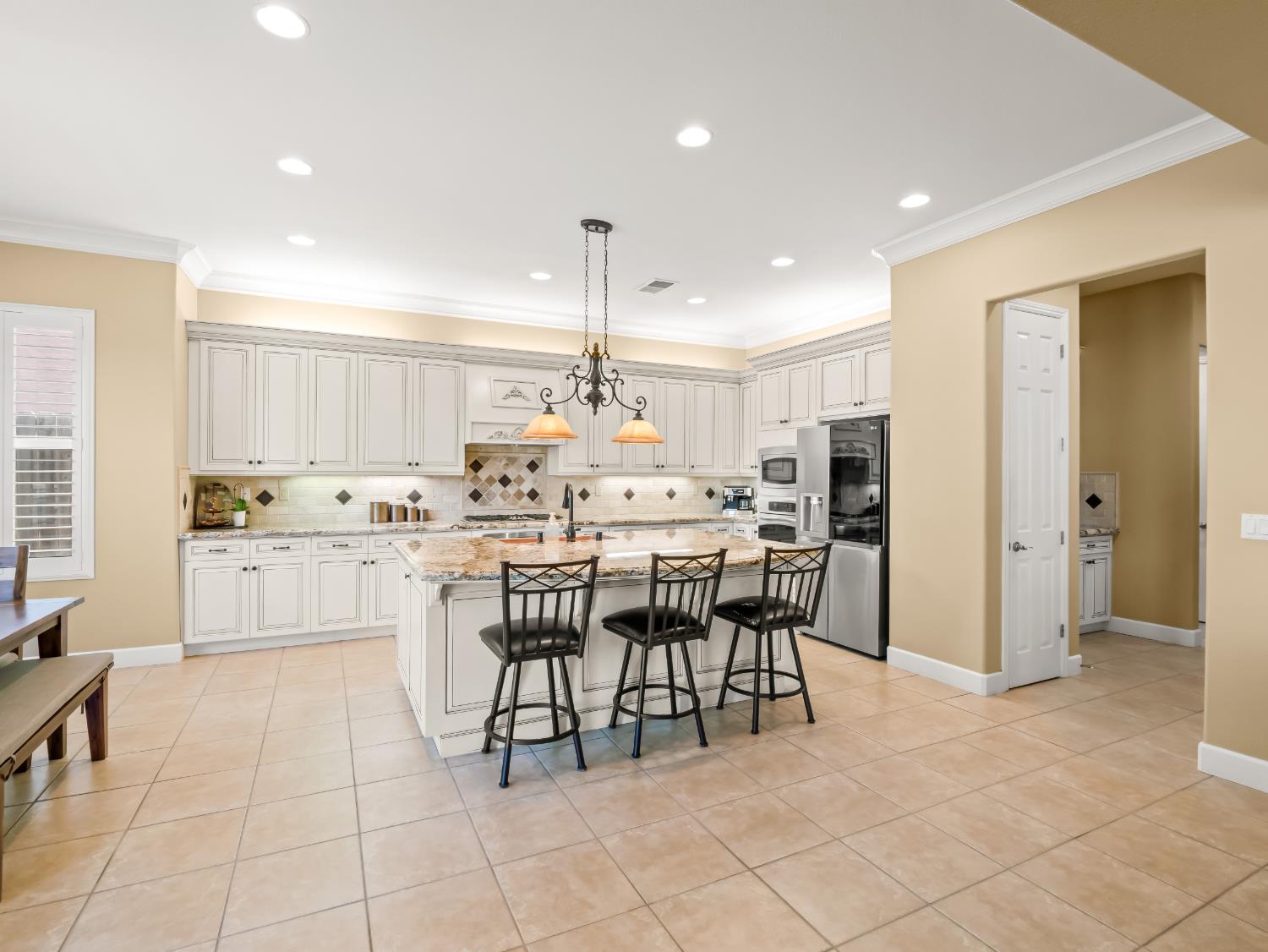 1696 E Banwell Ln, Fresno, CA 93730