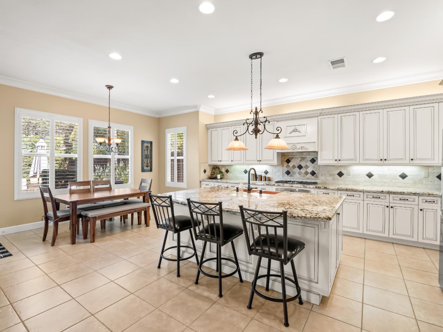 1696 E Banwell Ln, Fresno, CA 93730