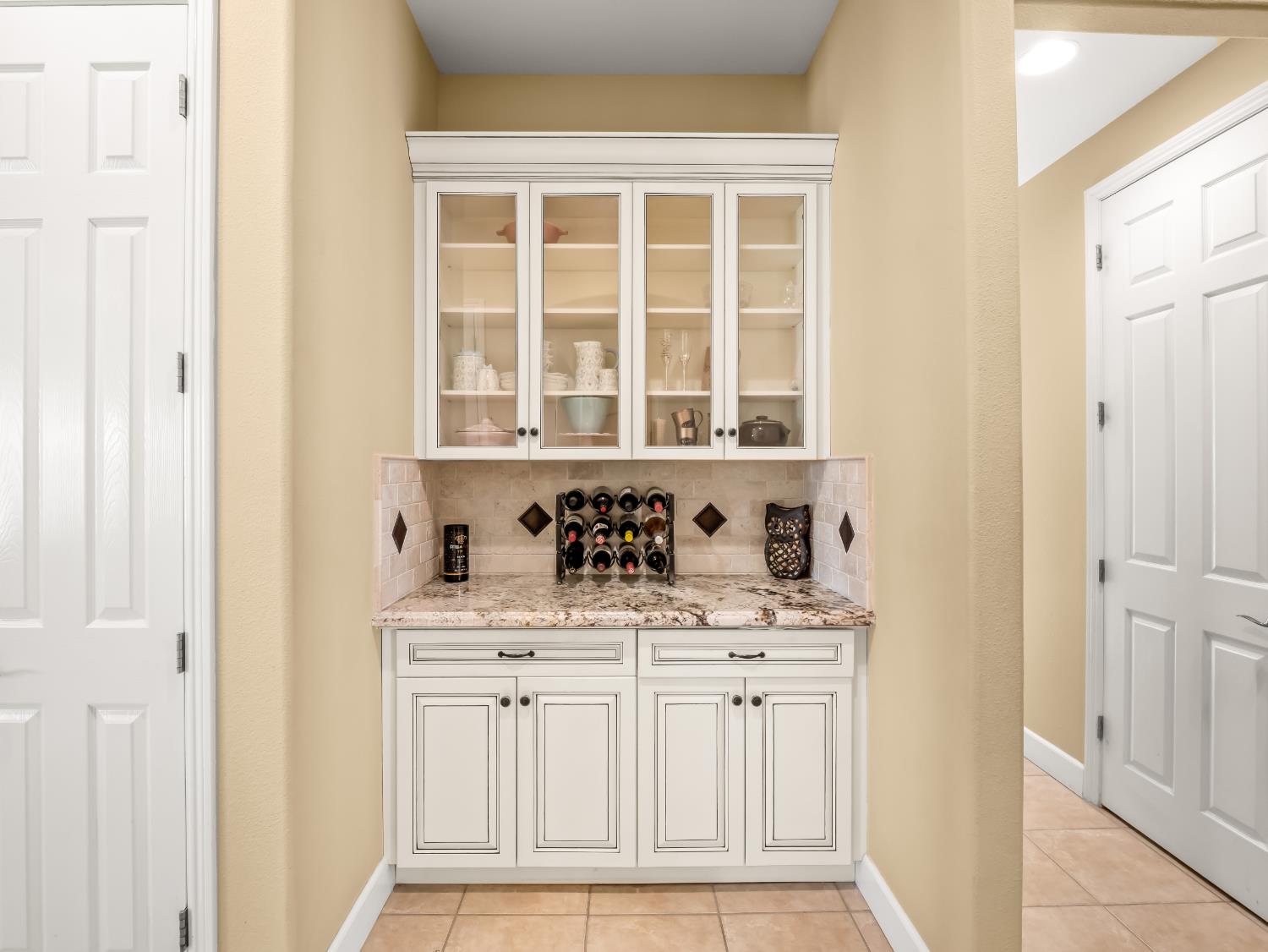 1696 E Banwell Ln, Fresno, CA 93730