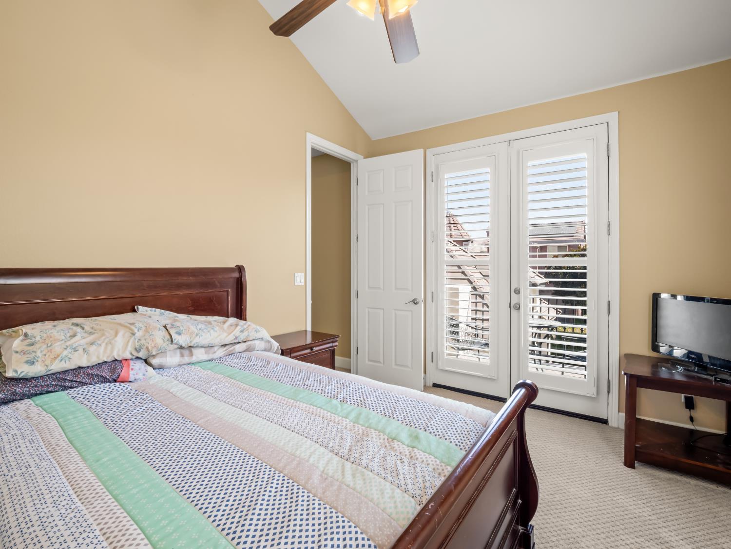 1696 E Banwell Ln, Fresno, CA 93730