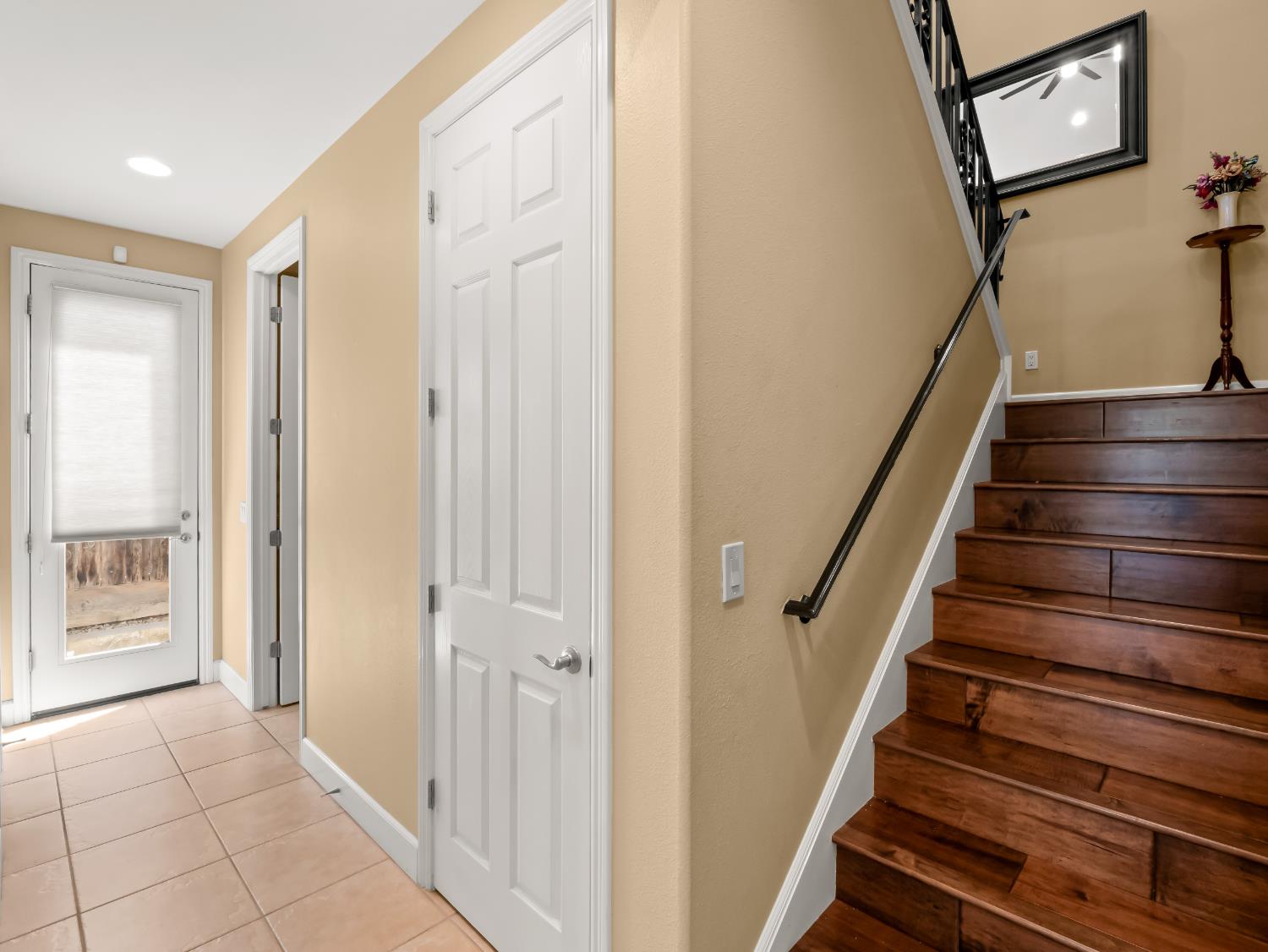 1696 E Banwell Ln, Fresno, CA 93730