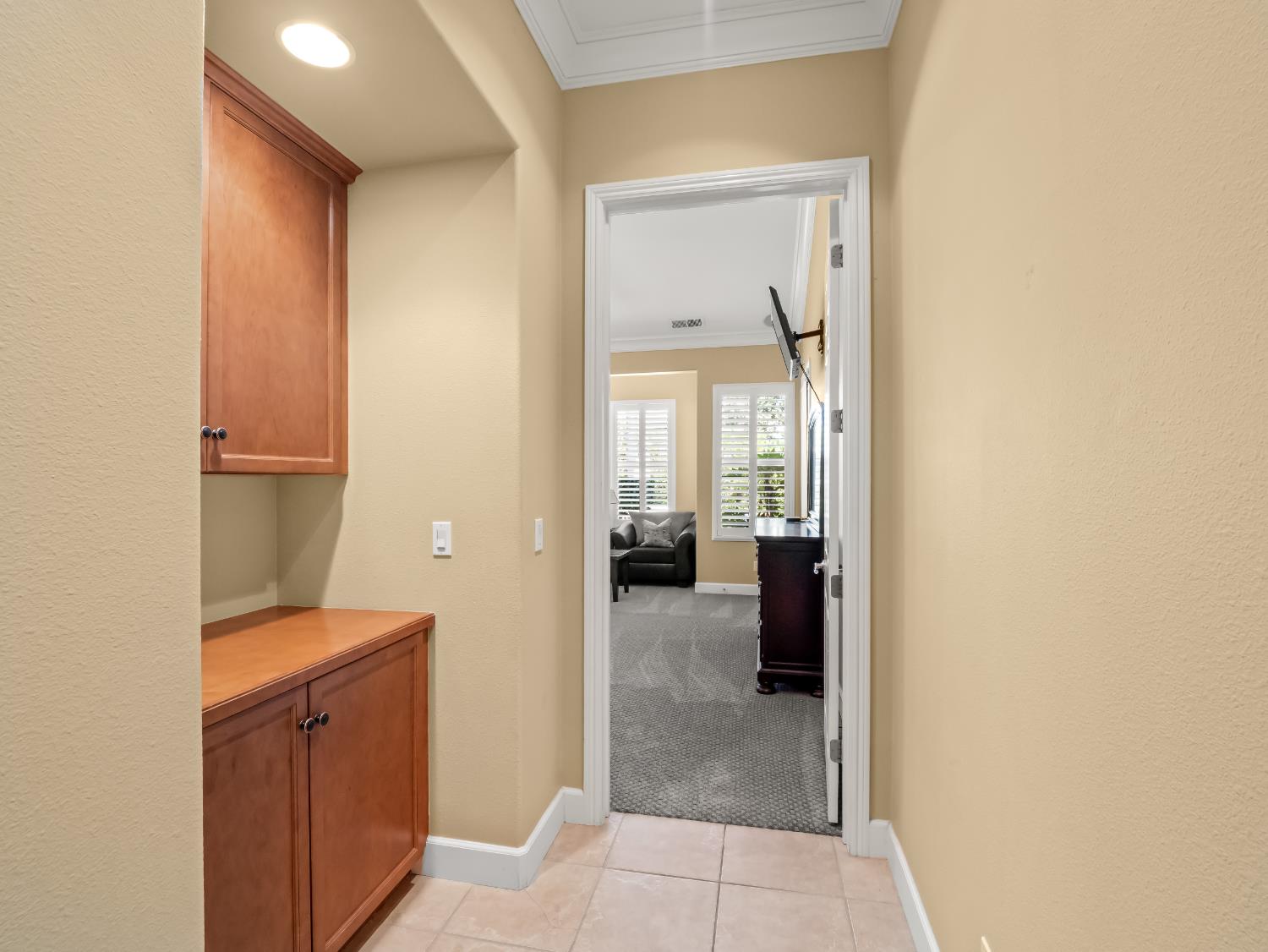 1696 E Banwell Ln, Fresno, CA 93730