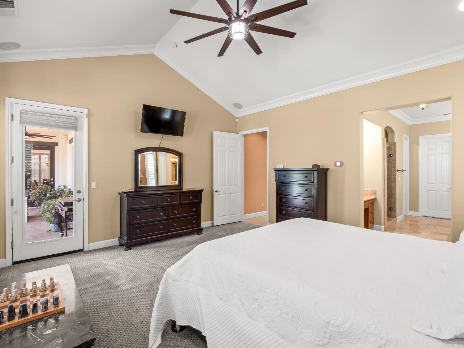 1696 E Banwell Ln, Fresno, CA 93730