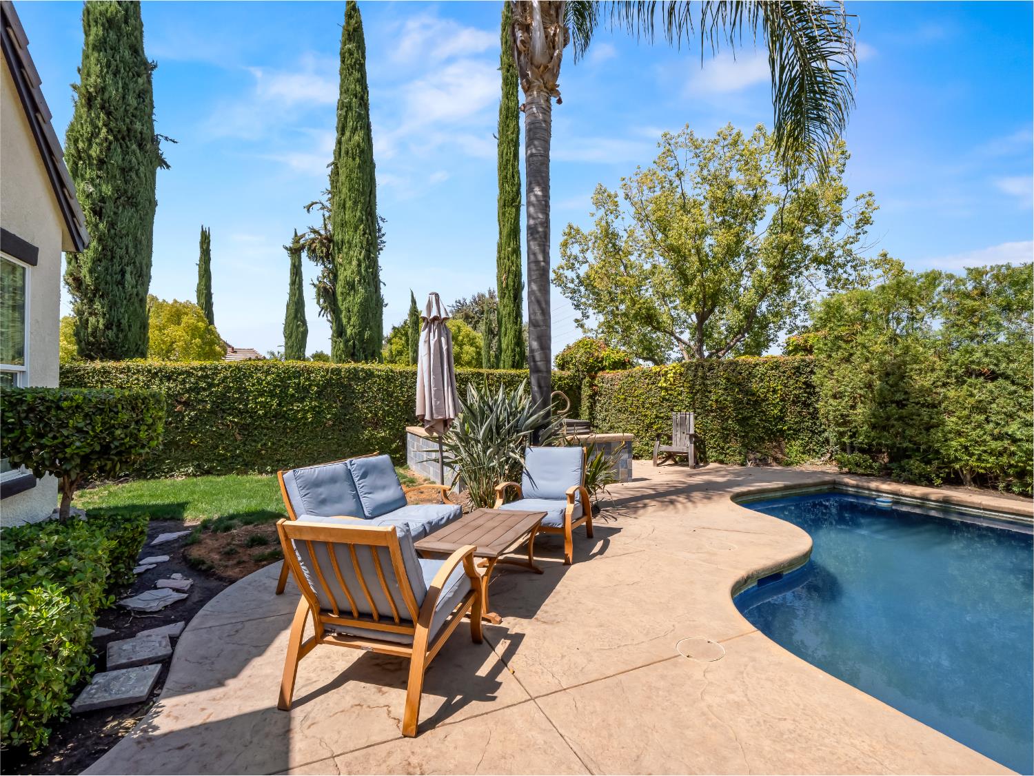 1696 E Banwell Ln, Fresno, CA 93730
