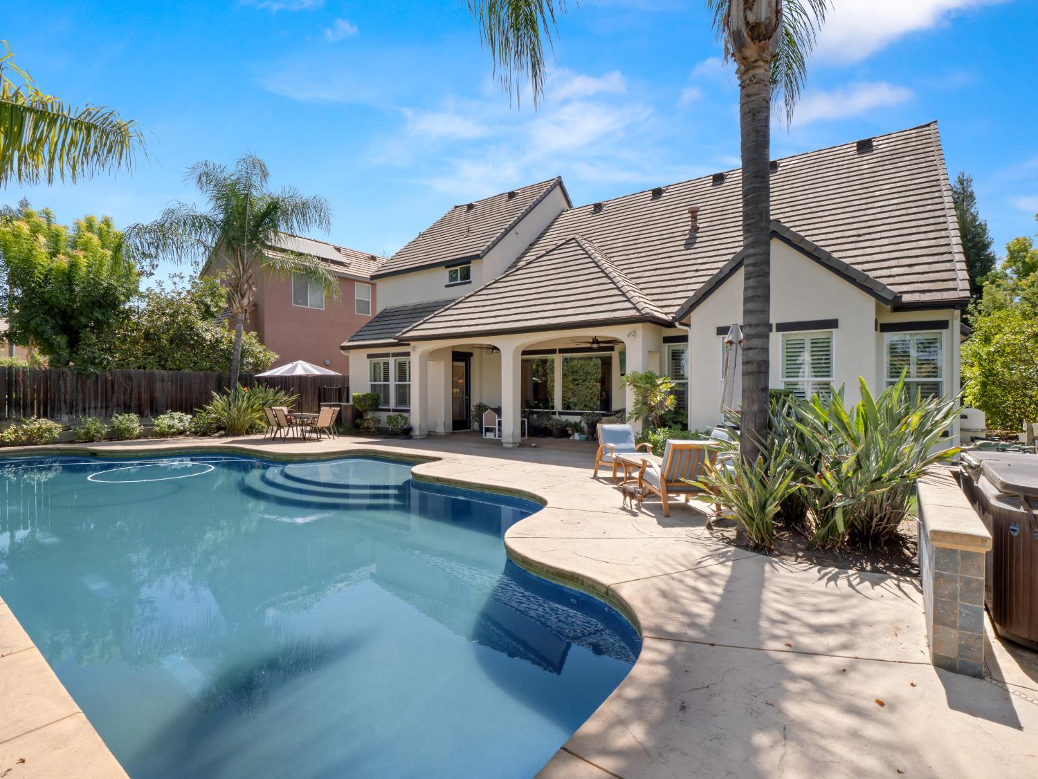 1696 E Banwell Ln, Fresno, CA 93730