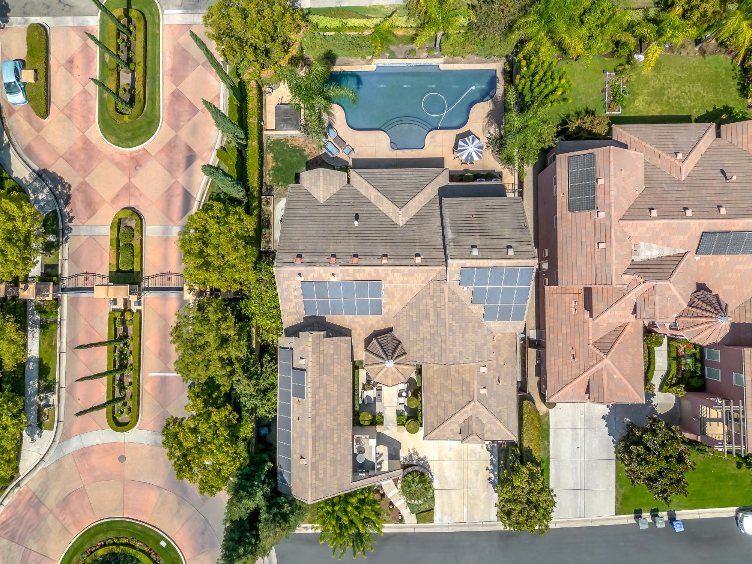 1696 E Banwell Ln, Fresno, CA 93730