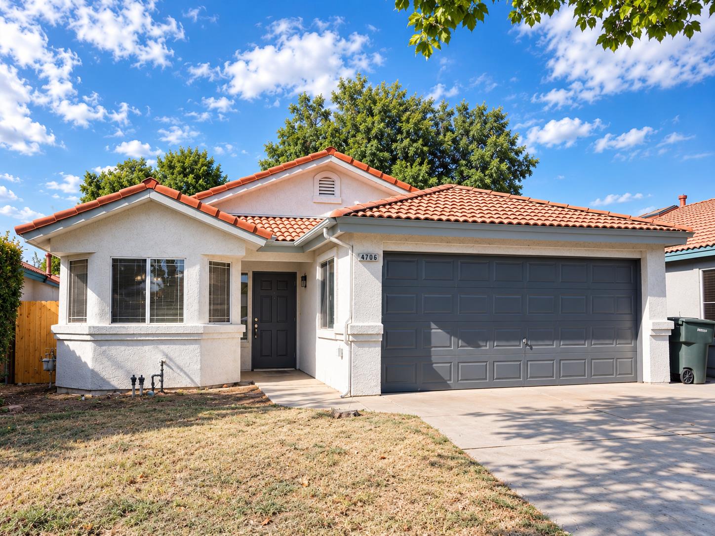 4706 W University Ave, Fresno, CA 93722