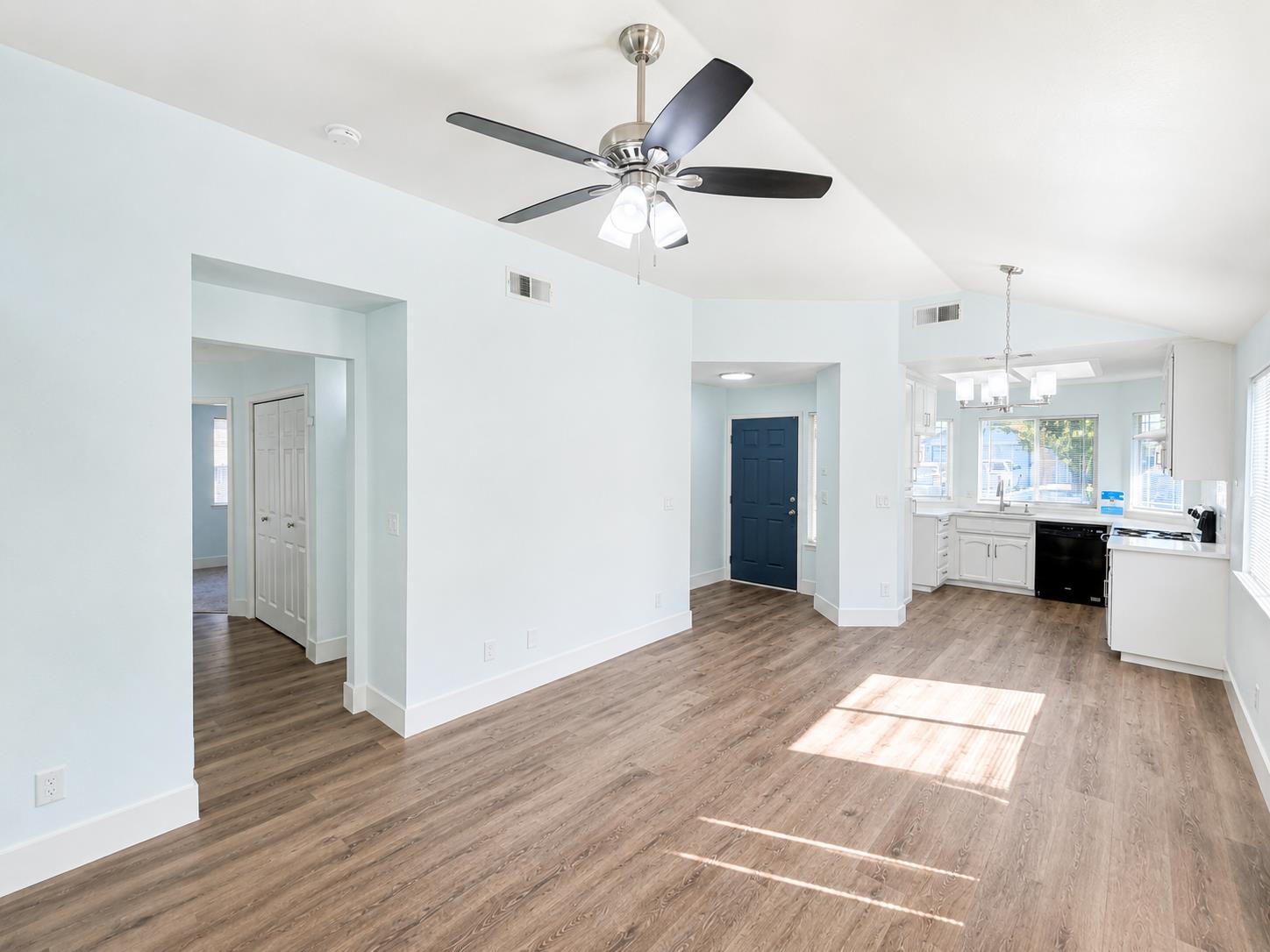 4706 W University Ave, Fresno, CA 93722