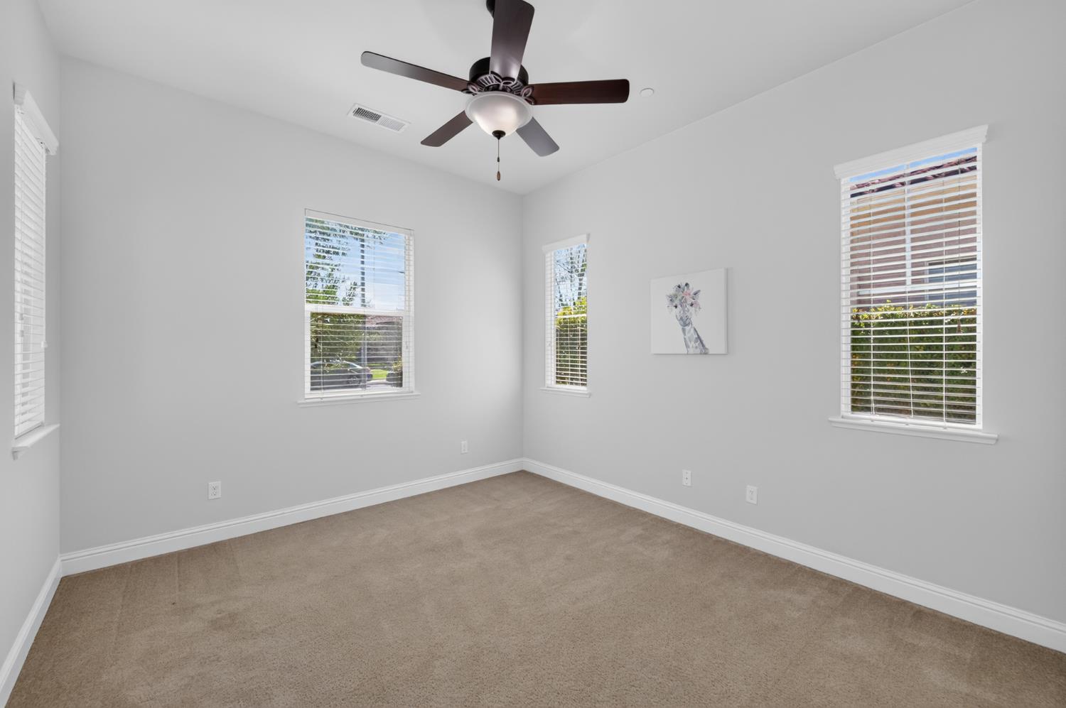 2574 E Utah Ave, Fresno, CA 93720