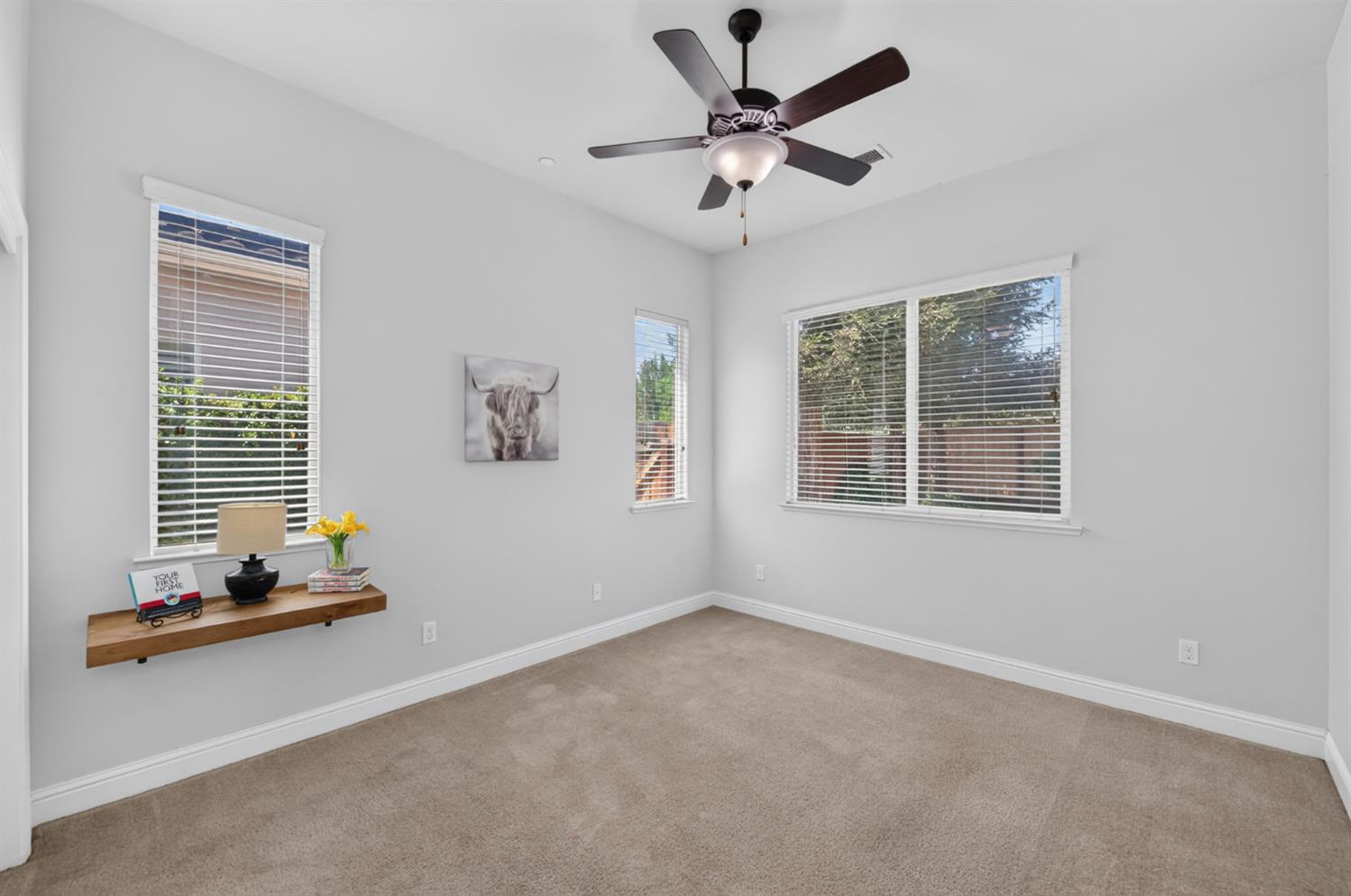 2574 E Utah Ave, Fresno, CA 93720