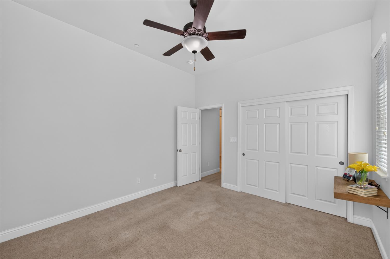 2574 E Utah Ave, Fresno, CA 93720