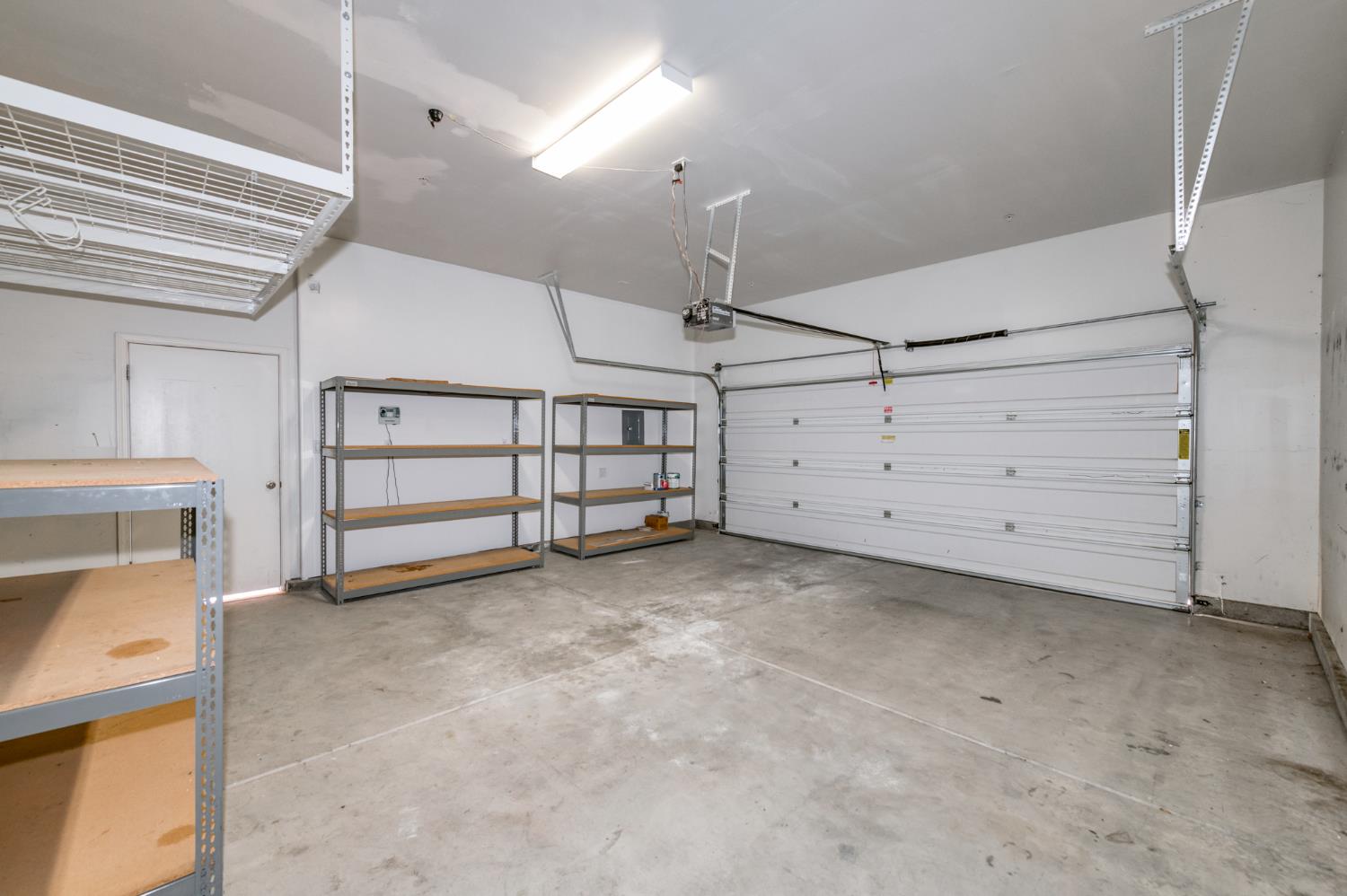 2574 E Utah Ave, Fresno, CA 93720