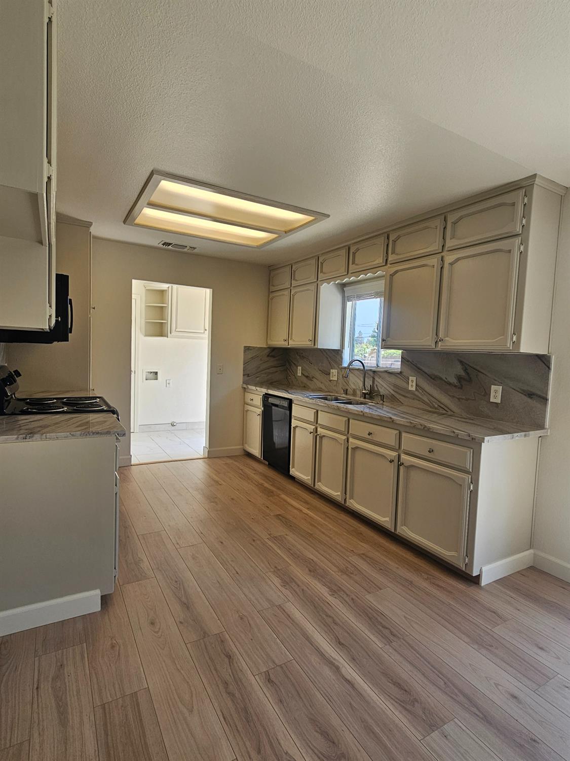 36106 Ruth Ave, Madera, CA 93636