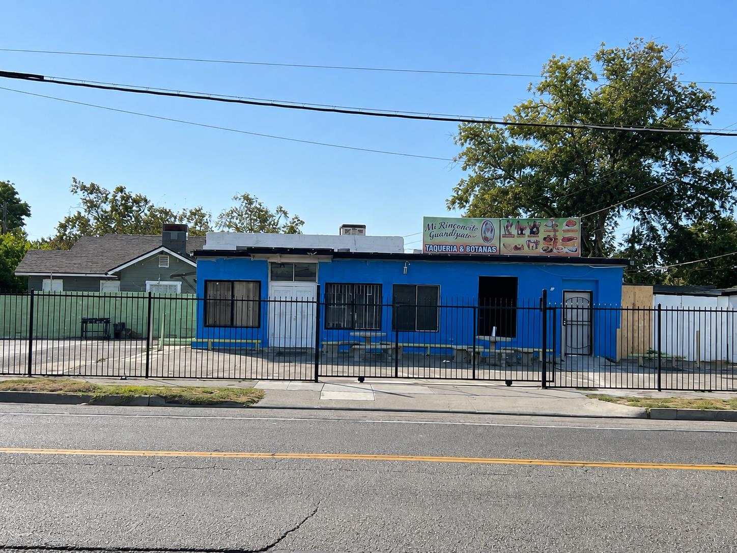 1011 N Fresno St, Fresno, CA 93701