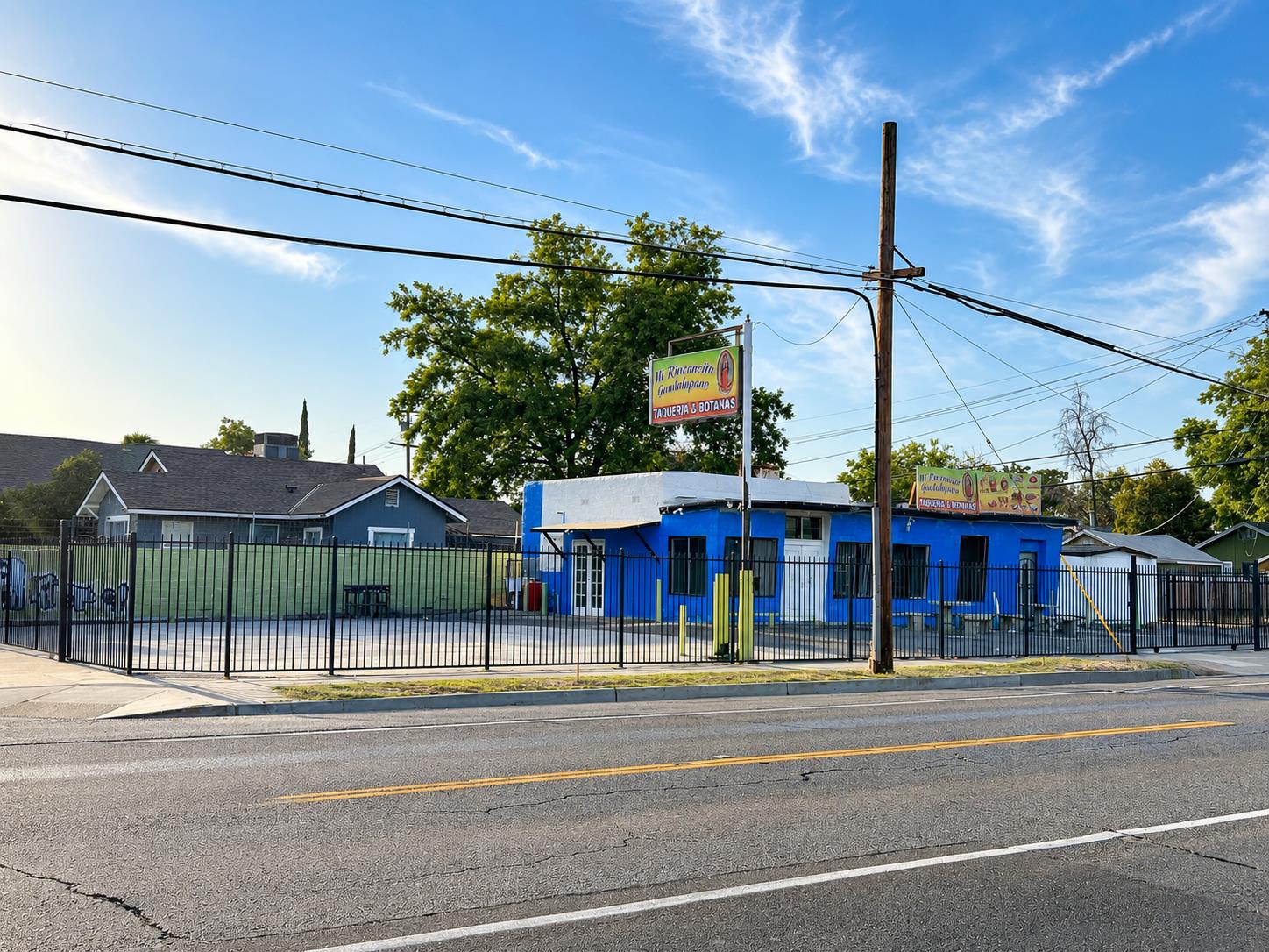 1011 N Fresno St, Fresno, CA 93701