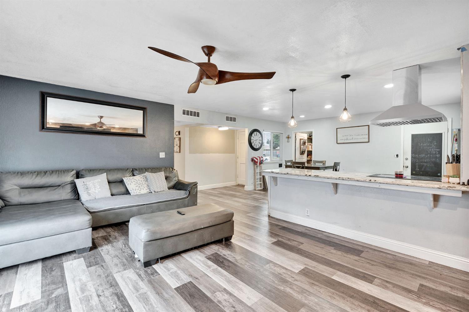 1808 N Dearing Ave, Fresno, CA 93703