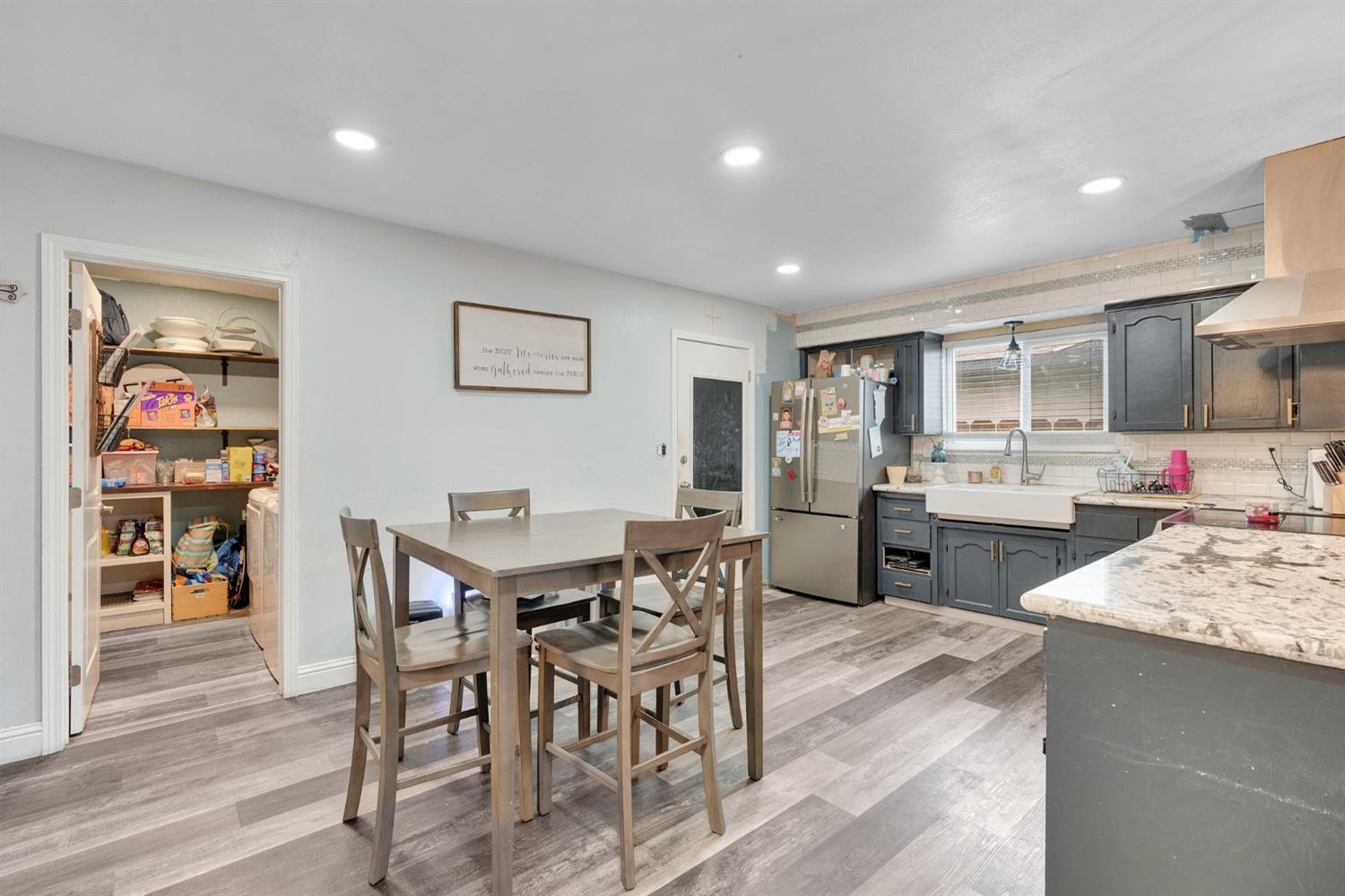 1808 N Dearing Ave, Fresno, CA 93703
