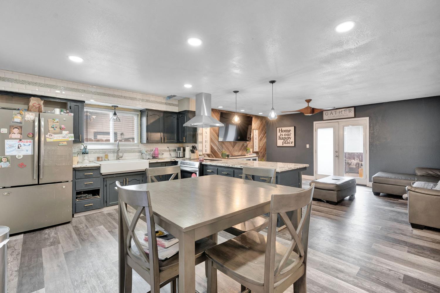 1808 N Dearing Ave, Fresno, CA 93703