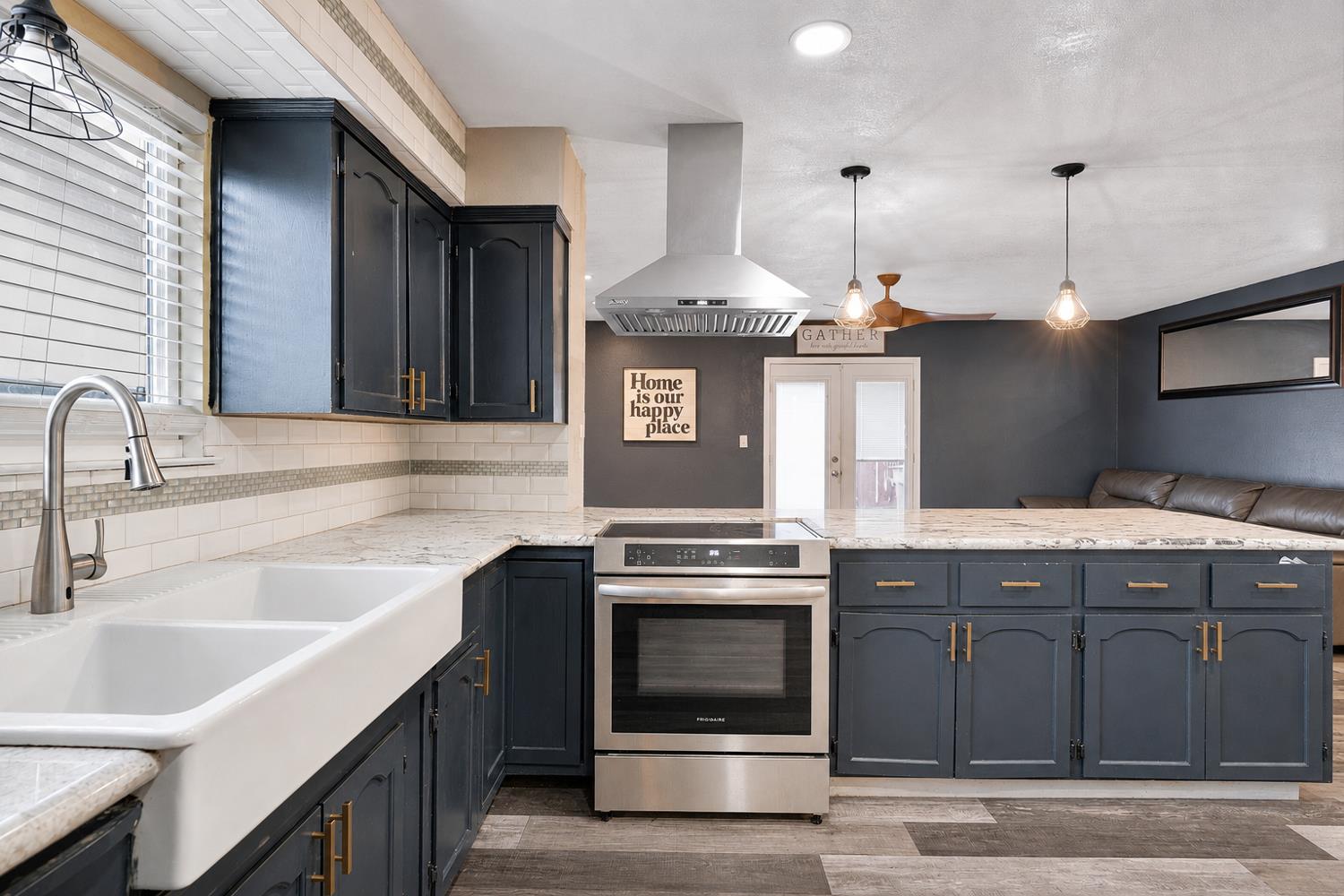1808 N Dearing Ave, Fresno, CA 93703