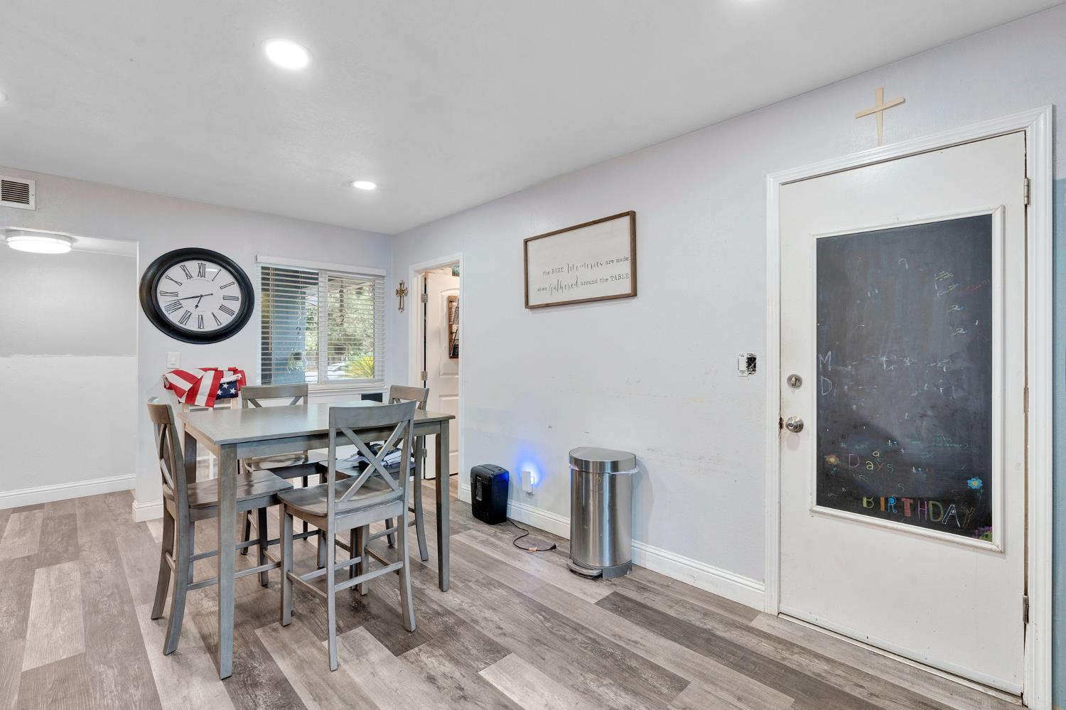 1808 N Dearing Ave, Fresno, CA 93703