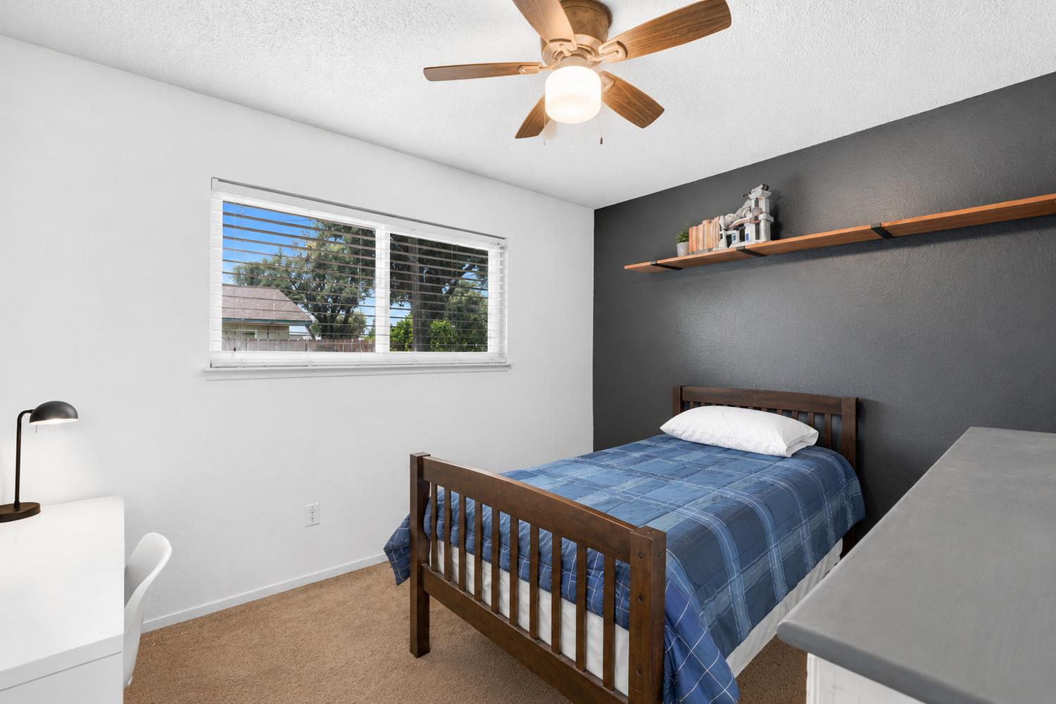 1808 N Dearing Ave, Fresno, CA 93703