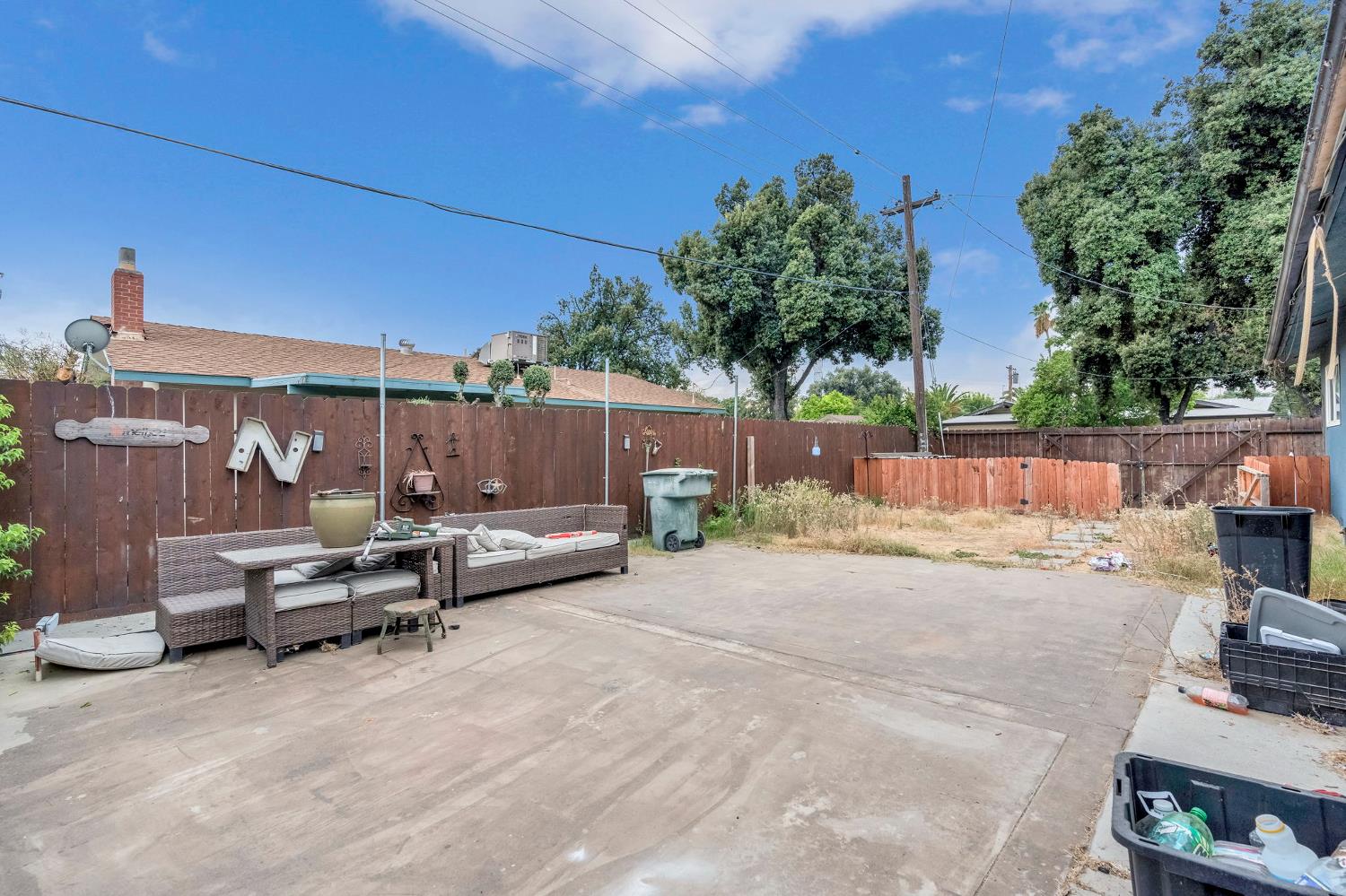 1808 N Dearing Ave, Fresno, CA 93703