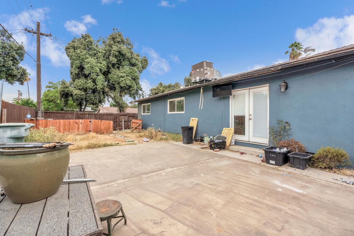 1808 N Dearing Ave, Fresno, CA 93703