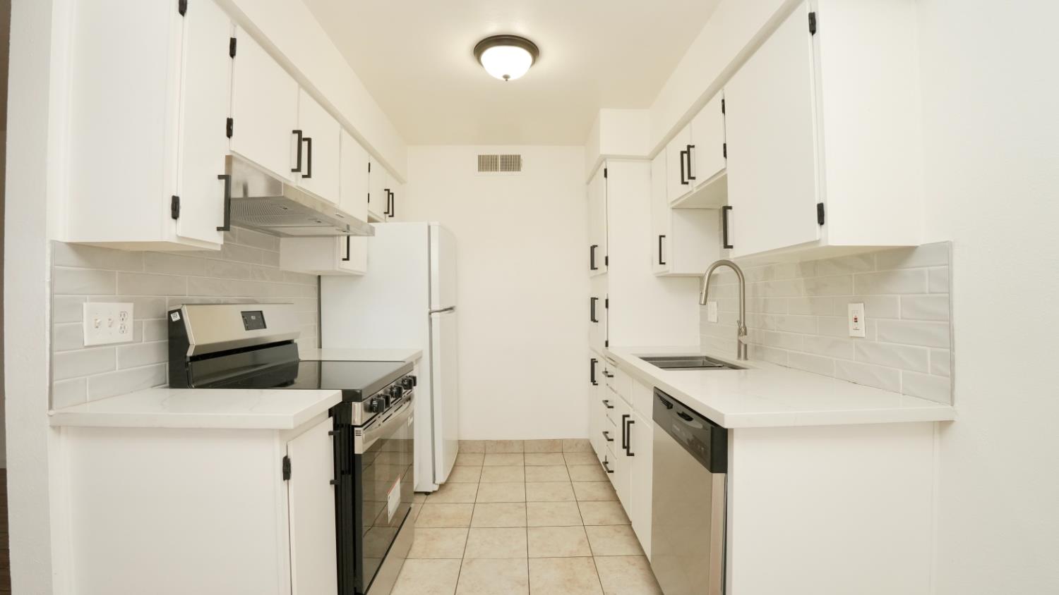 1550 W Ashlan #111, Fresno, CA 93705