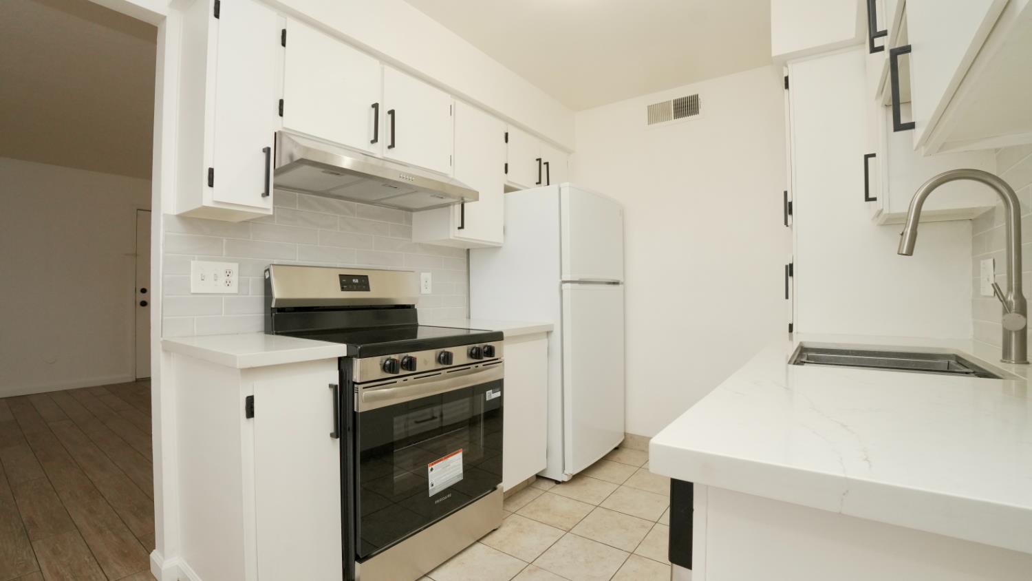 1550 W Ashlan #111, Fresno, CA 93705