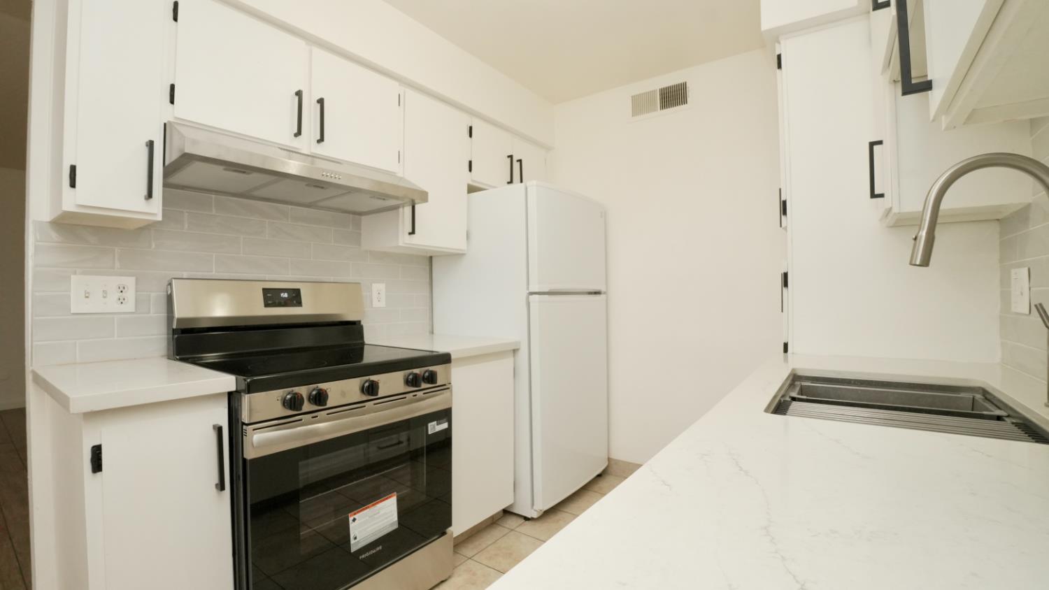 1550 W Ashlan #111, Fresno, CA 93705