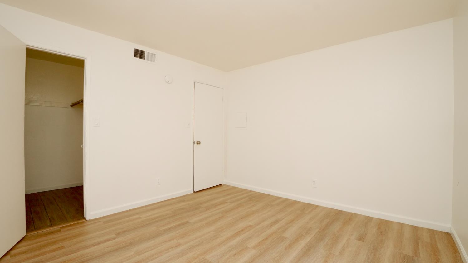 1550 W Ashlan #111, Fresno, CA 93705
