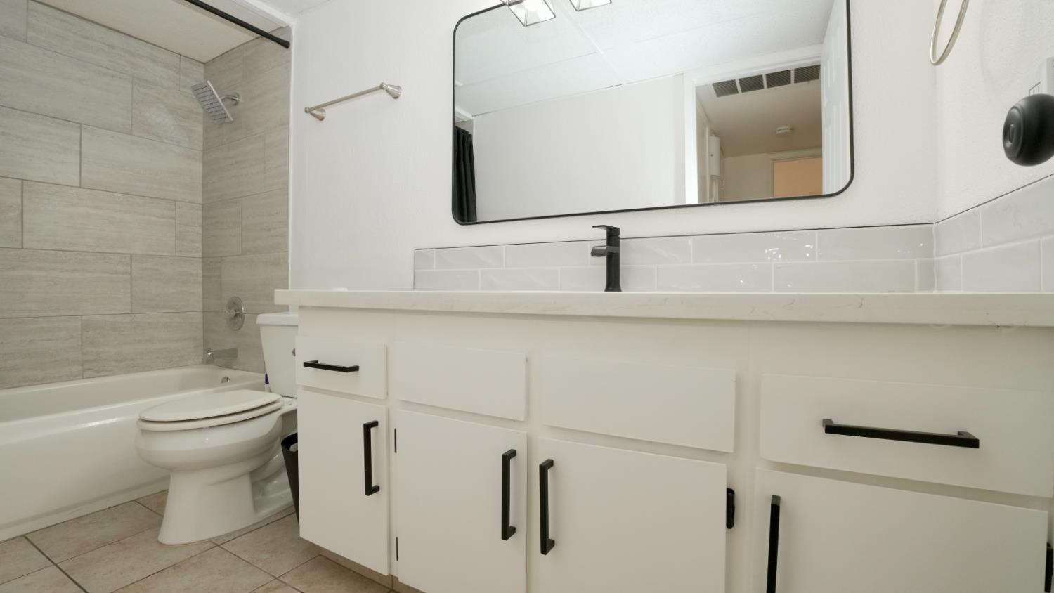 1550 W Ashlan #111, Fresno, CA 93705