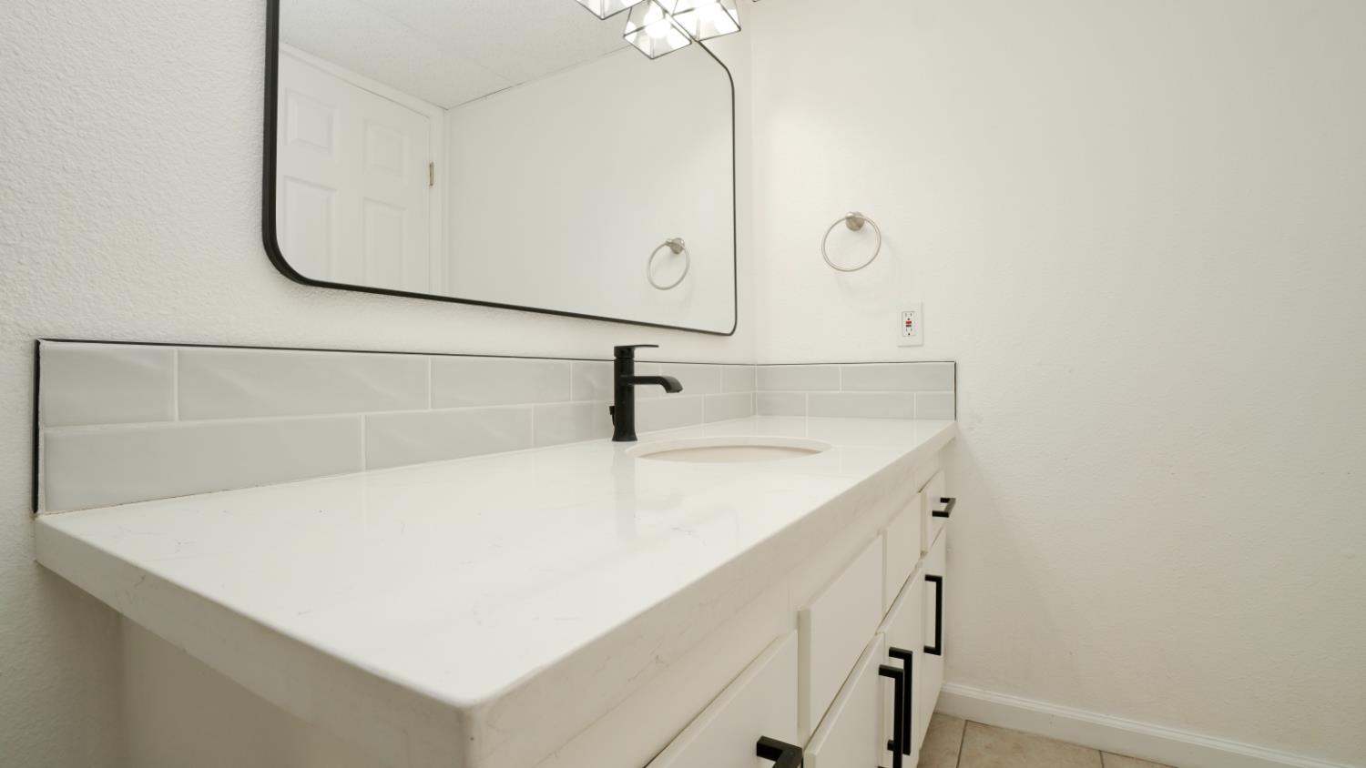 1550 W Ashlan #111, Fresno, CA 93705