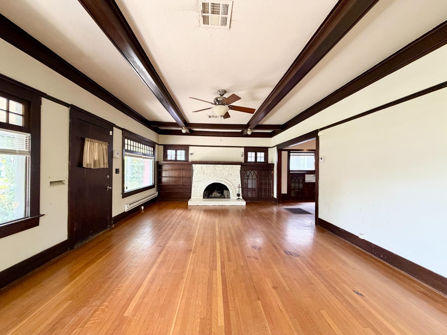 911 N Echo Ave, Fresno, CA 93728
