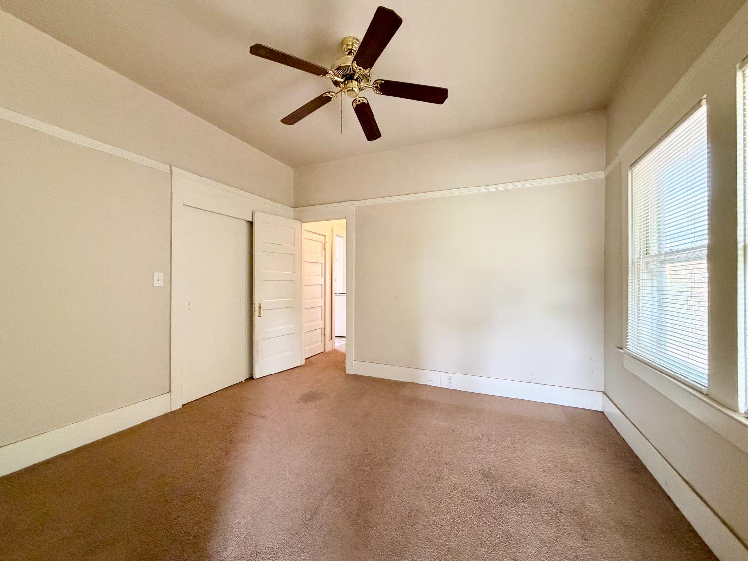 911 N Echo Ave, Fresno, CA 93728